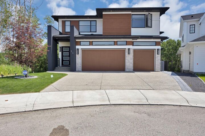 Property Photo: 34 Rockford Park NW AB T3G 0G7