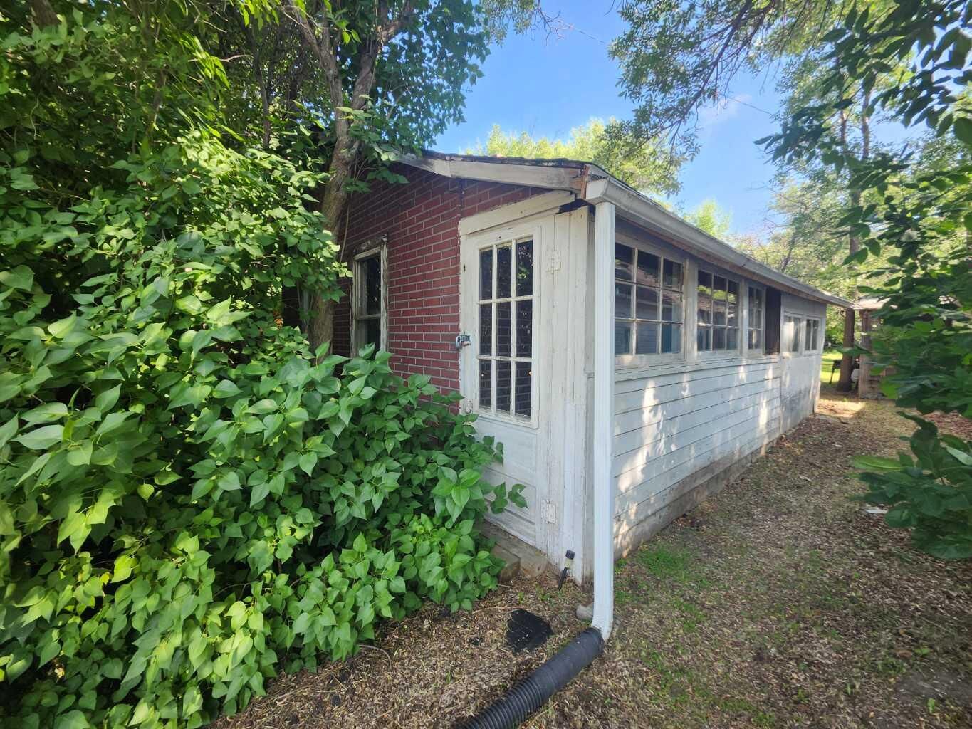 Property Photo: 244 2 Avenue AB T0J 1B0