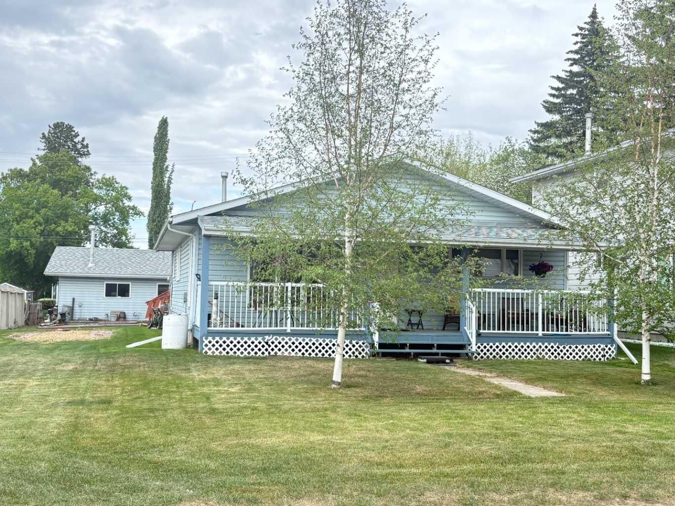 Property Photo:  5005 43 Street E  AB T4S 1C1 
