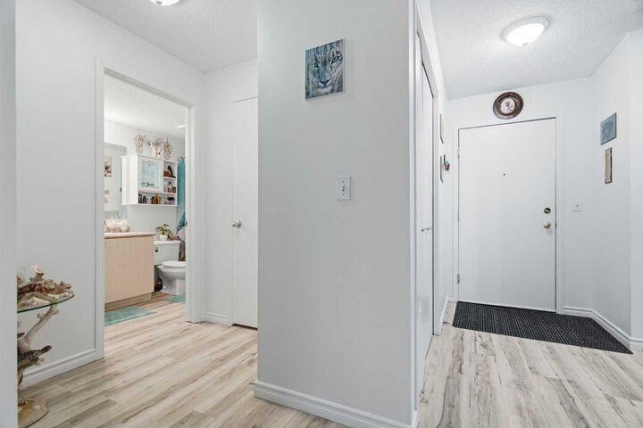 Property Photo:  604 8 Street SW 4103  AB T4B 2W4 