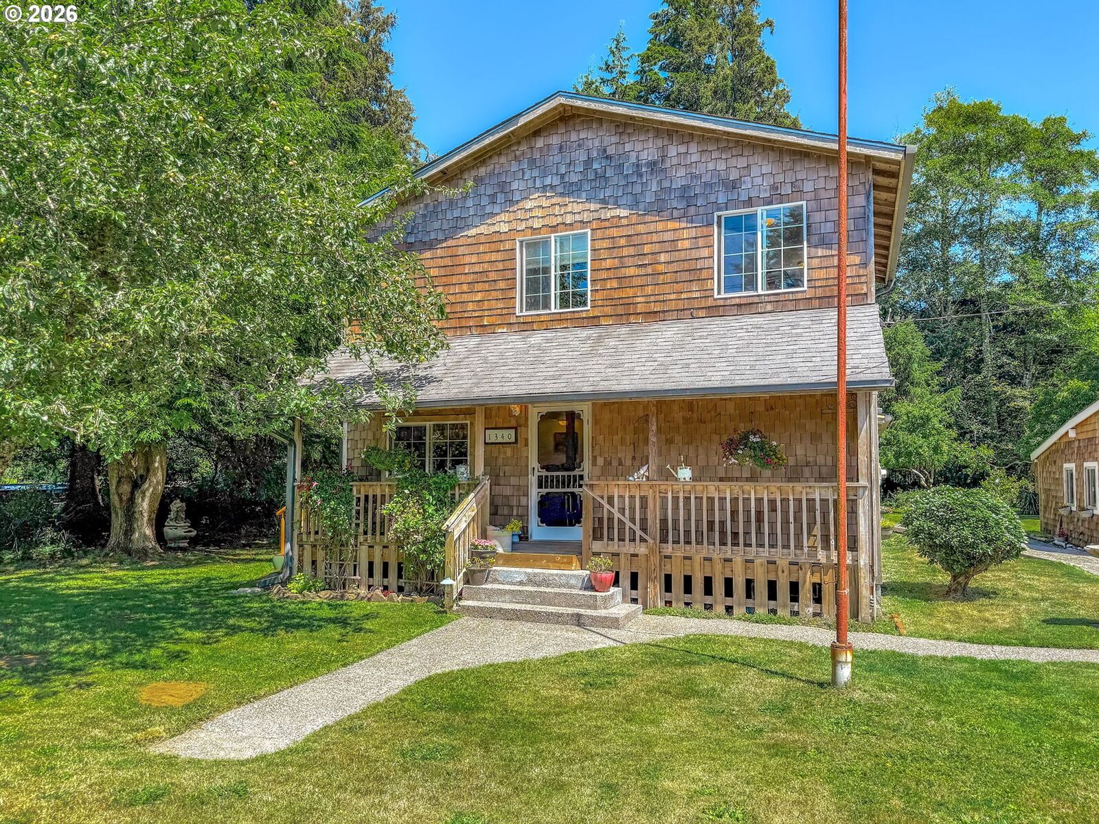 Property Photo: 1340 SE Jetty Ave OR 97146