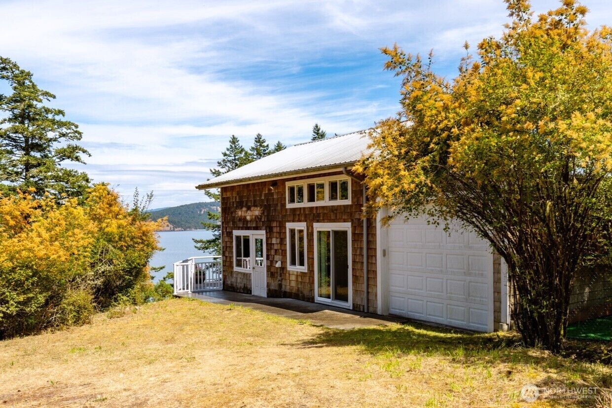 Property Photo: 437 Sunrise Road WA 98261