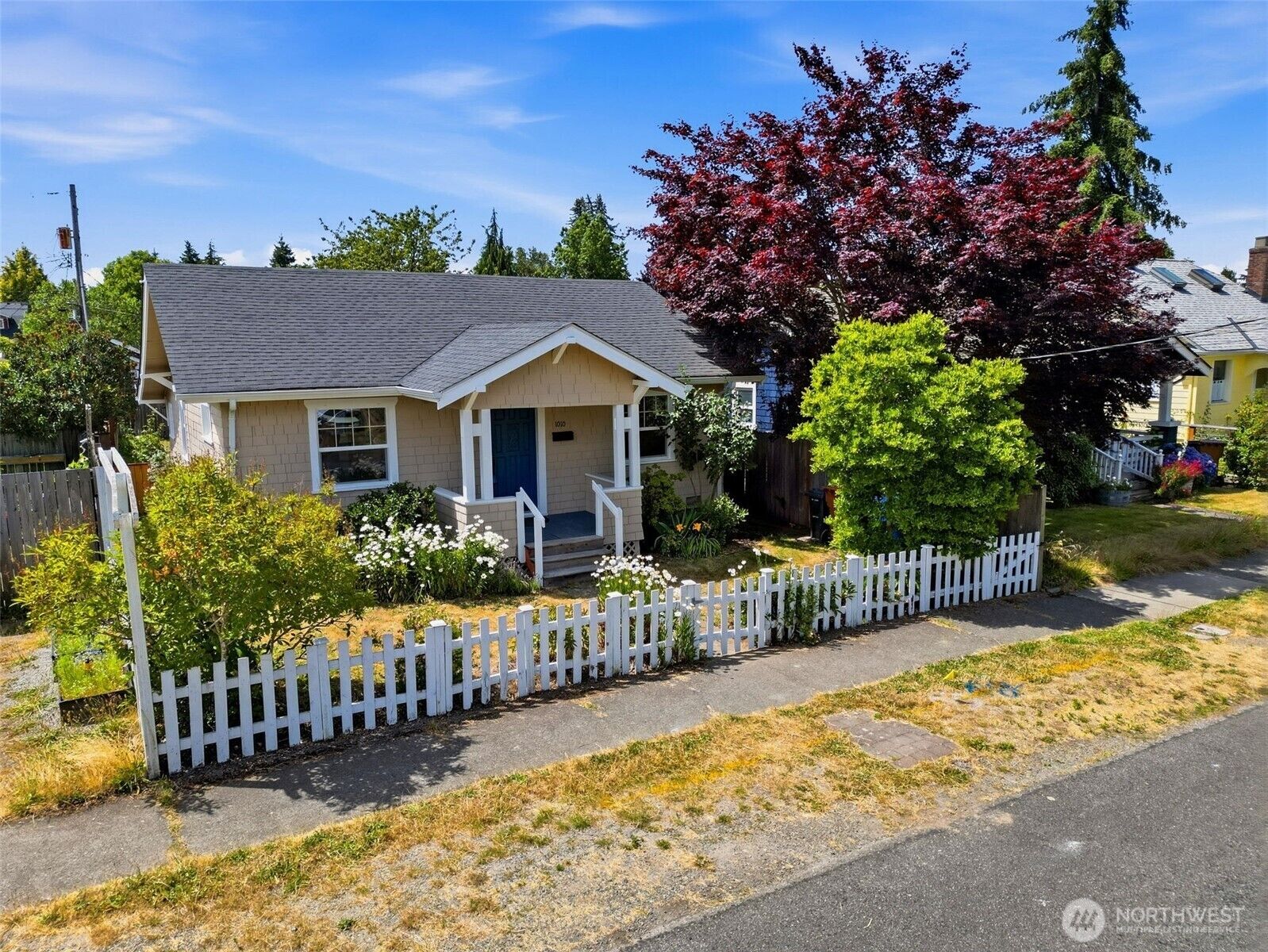 Property Photo: 1010 N Pine Street WA 98406