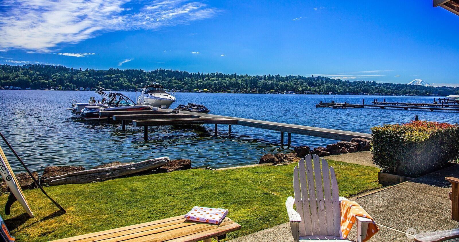 Property Photo: 9426 SE 52nd Street WA 98040