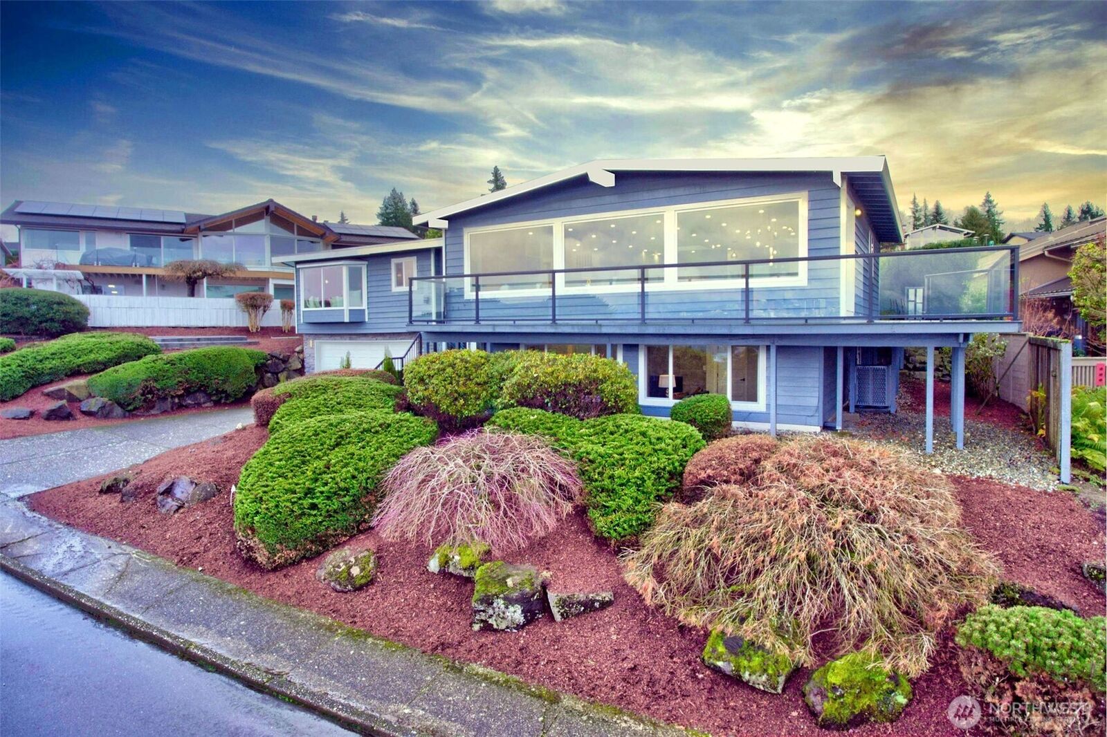 Property Photo: 13901 Somerset Lane SE WA 98006