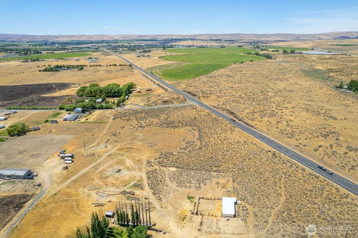 Property Photo: 2495 SR 28 E WA 98851
