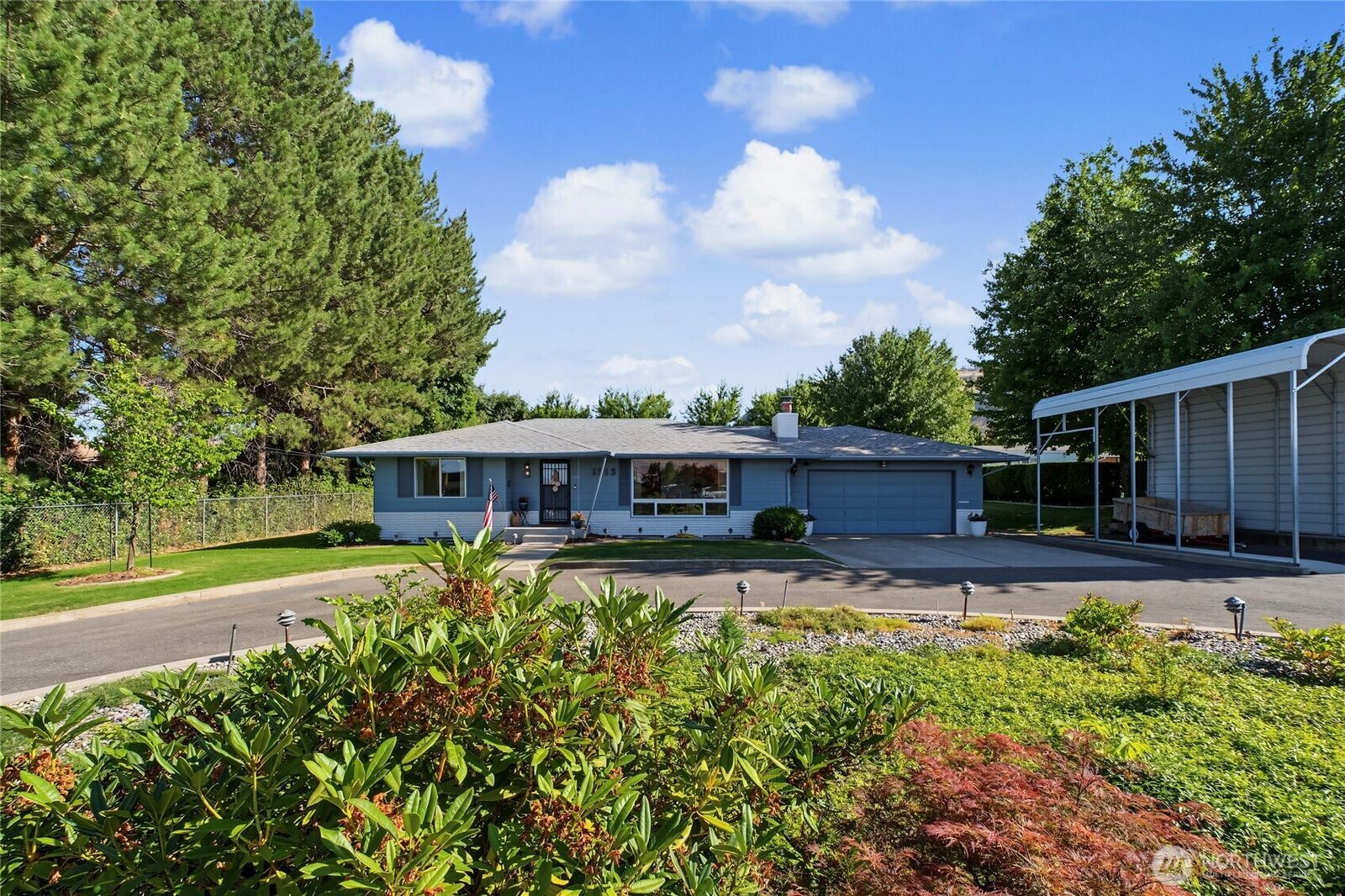 Property Photo: 1313 Castlerock Avenue WA 98801
