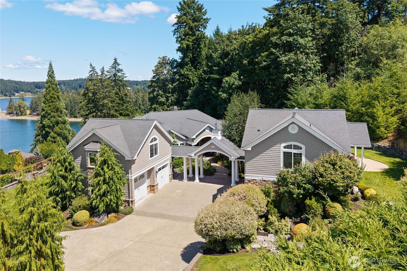 Property Photo:  409  3rd Lane  WA 98333 
