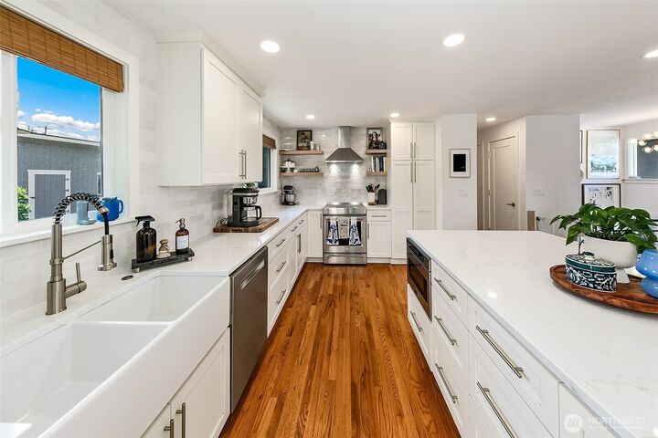 Property Photo: 310 Pine Street WA 98020