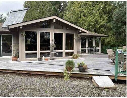 Property Photo:  16518 NE 2nd Place  WA 98008 