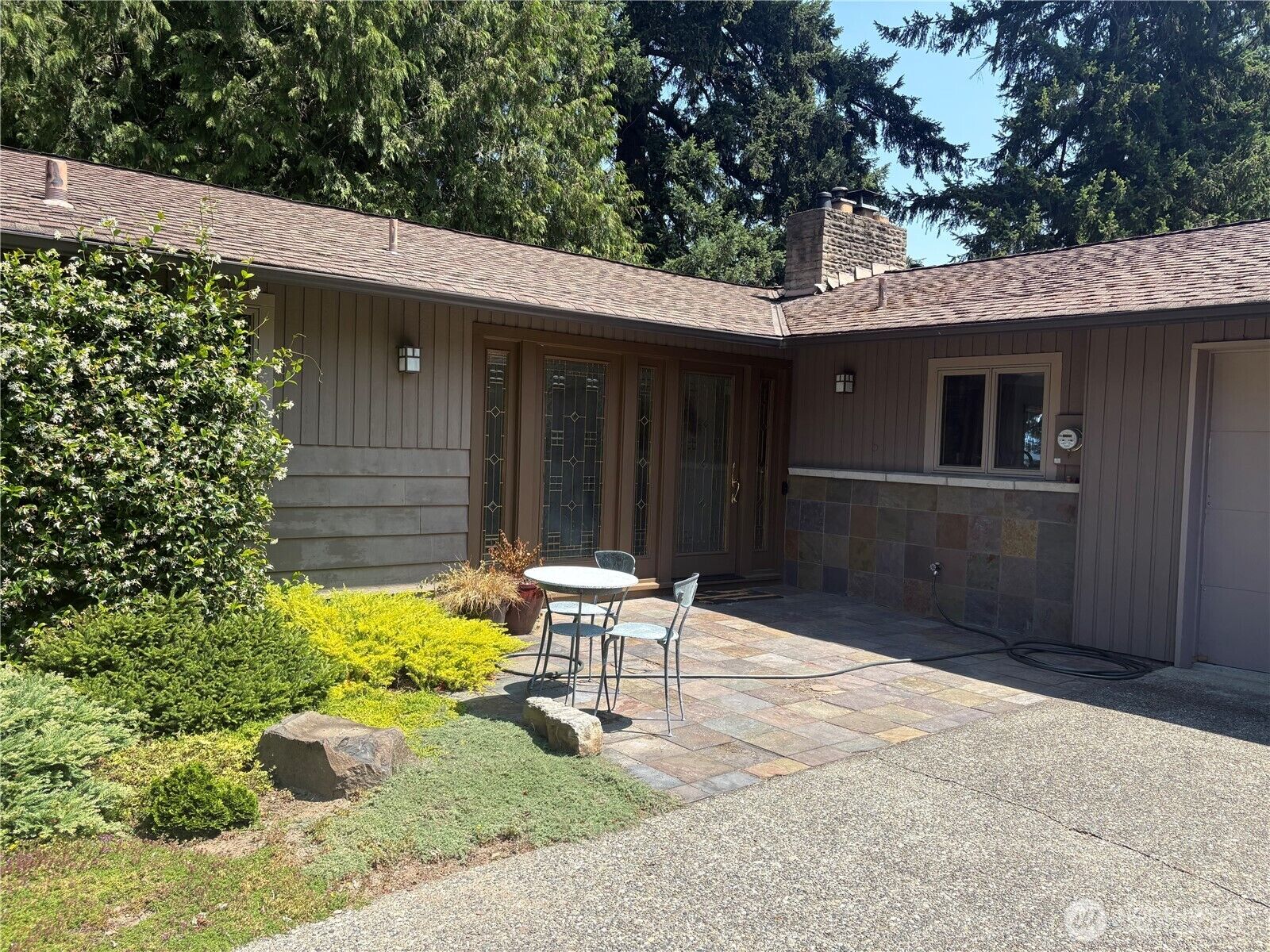 Property Photo: 16518 NE 2nd Place WA 98008