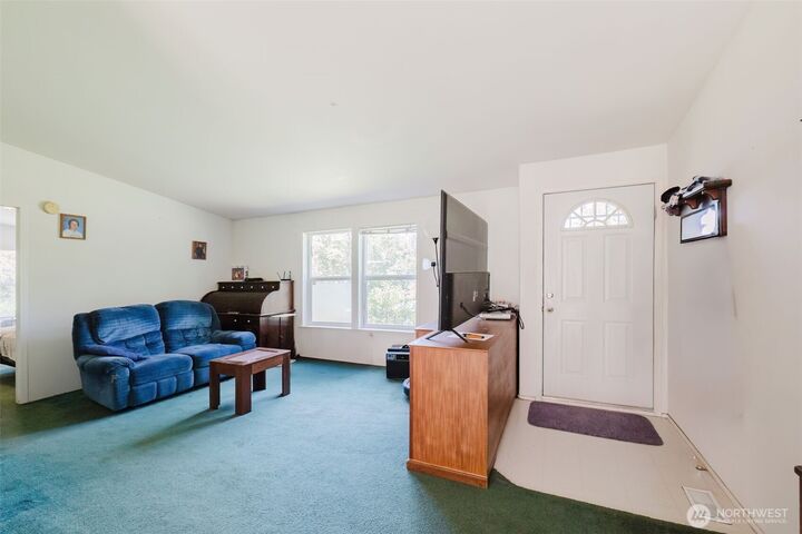 Property Photo: 1320 SW Hollyhock Lane WA 98366