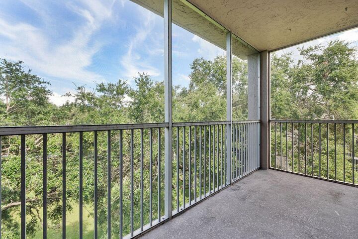 Property Photo: 1075 Riverside Drive 508 FL 33071