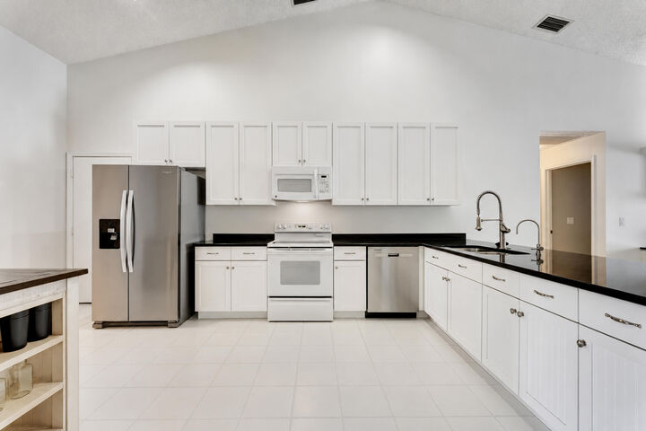 Property Photo: 7312 Heathley Drive FL 33467