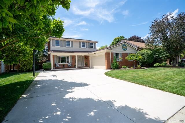 Property Photo:  1552 Glen Lane  MI 48183 