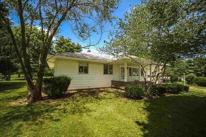 Property Photo: 9522 E State Road 38 IN 47362