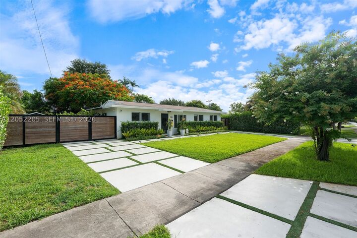 Property Photo: 9851 SW 85th Ter FL 33173