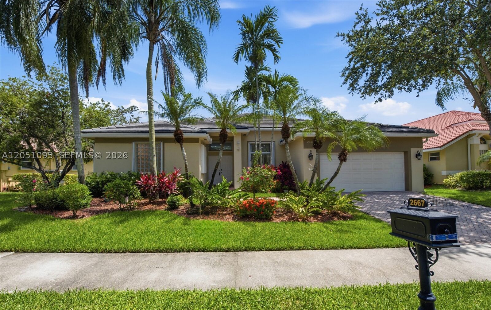 Property Photo: 2667 Palmer Pl FL 33332