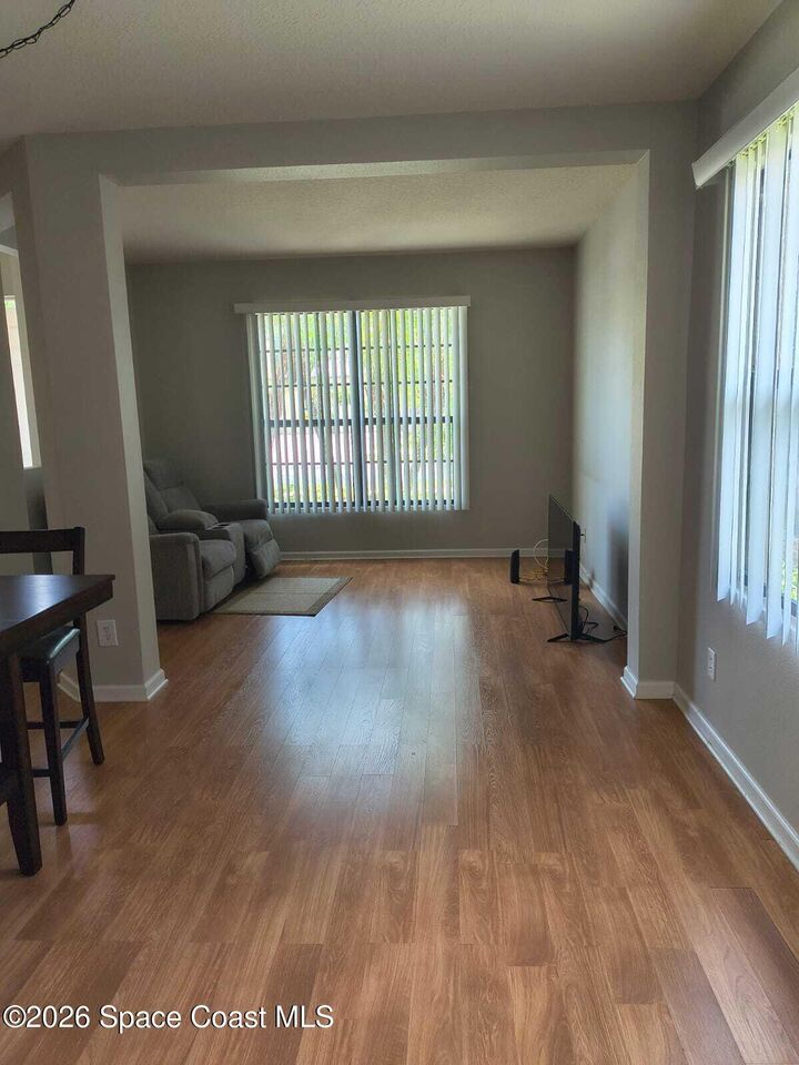 Property Photo: 402 Breckenridge Circle SE FL 32909