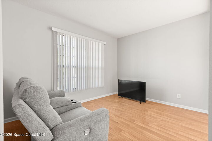 Property Photo: 402 Breckenridge Circle SE FL 32909