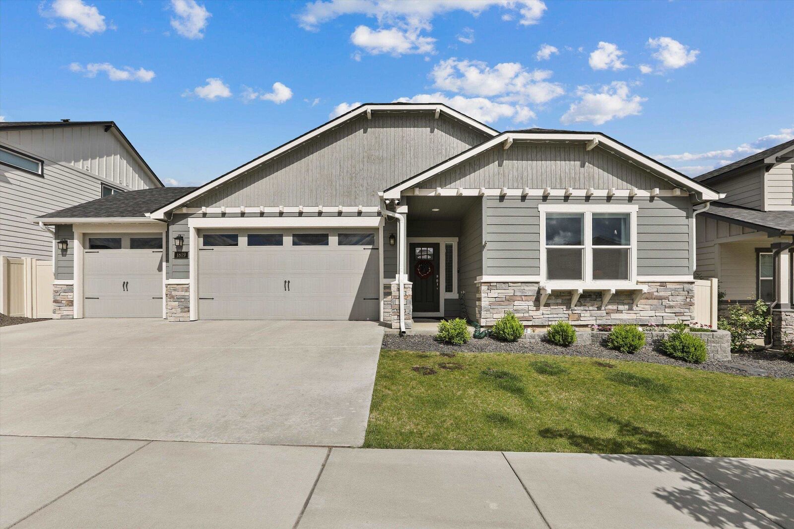 Property Photo: 1819 S Donwood St WA 99016