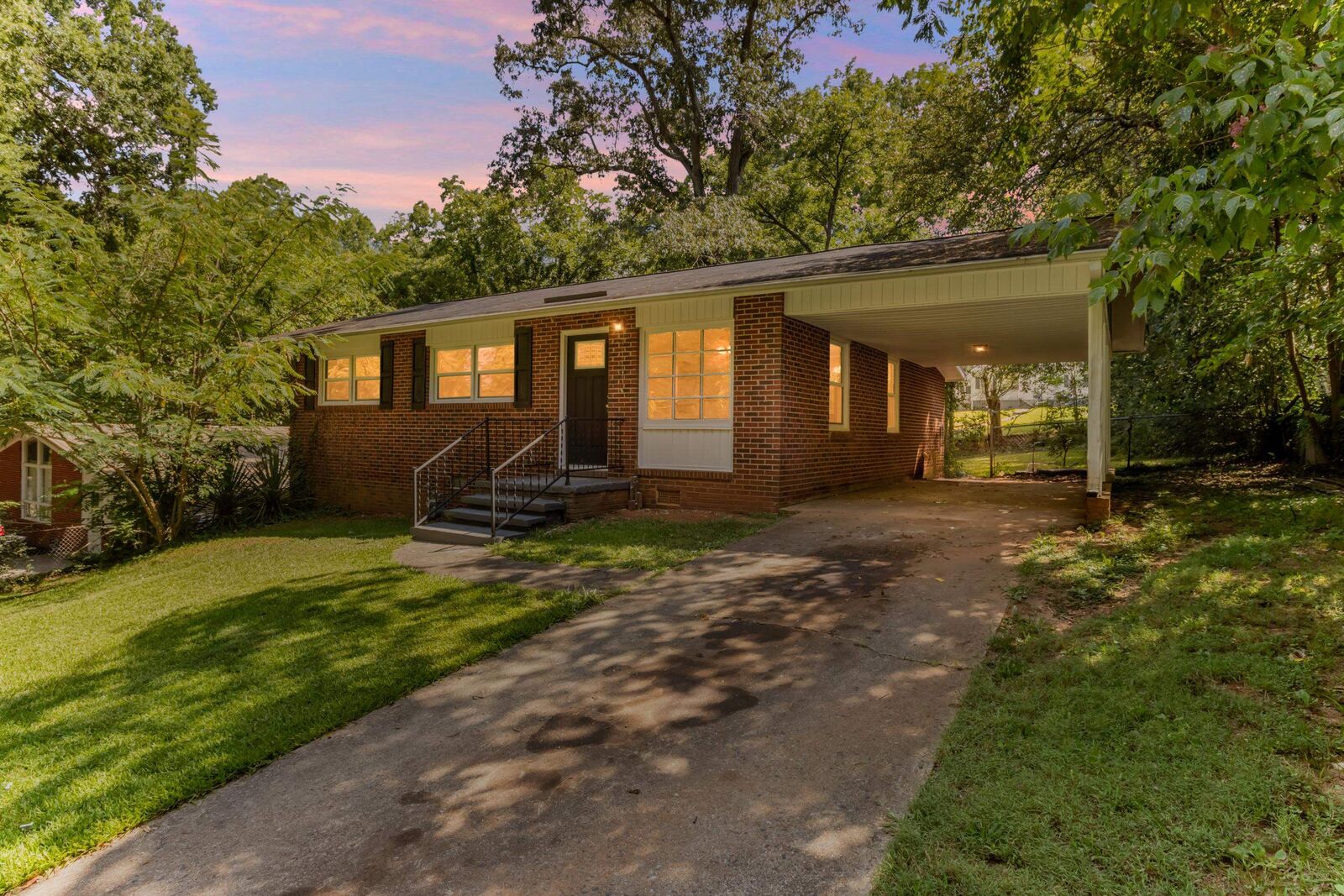 Property Photo:  202 Lakeview Drive  SC 29340 