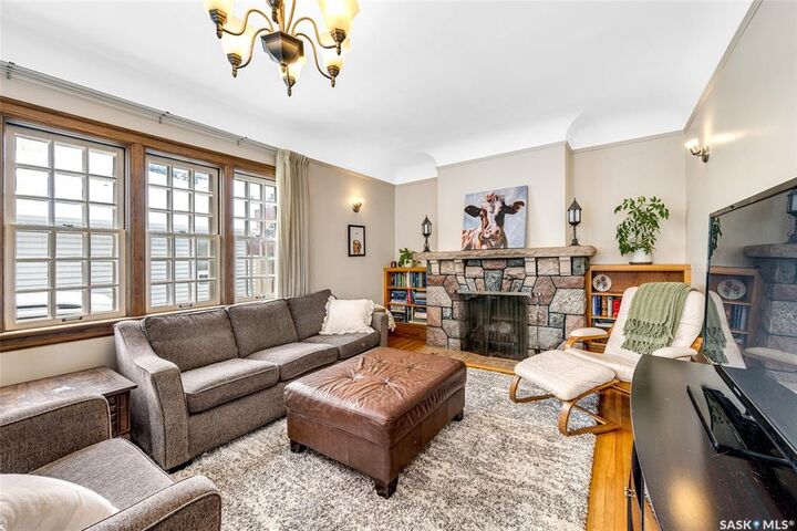 Property Photo: 1325 Elliott Street SK S7N 0V7