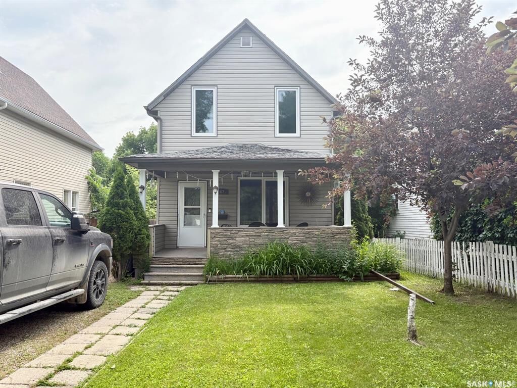 Property Photo: 67 Sixth Avenue N SK S3N 0X7
