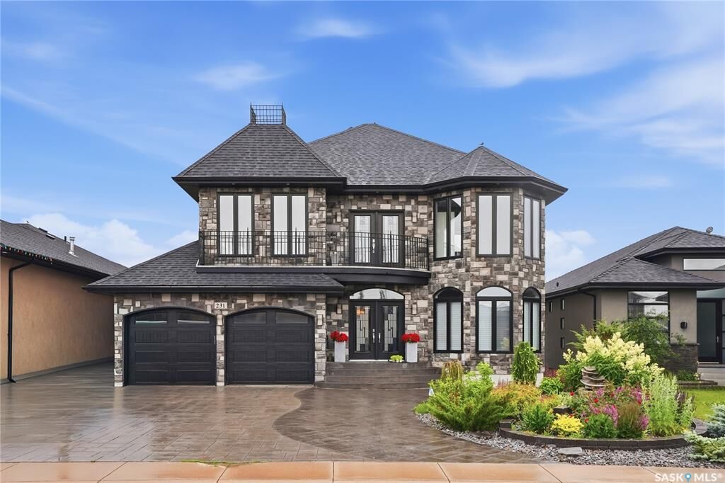 Property Photo: 231 Fleming Crescent SK S7W 1B4