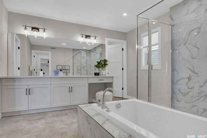 Property Photo: 273 Lakeside Boulevard SK S0K 2T1