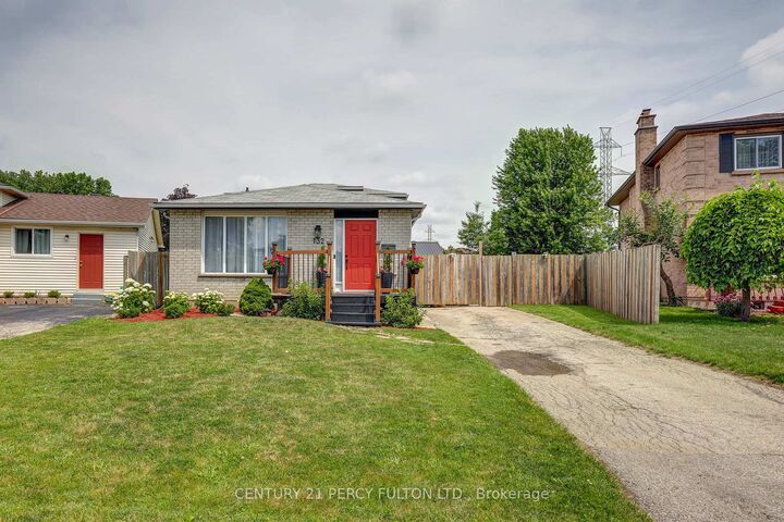 Property Photo:  132 Sundridge Crescent  ON N5Z 4R7 