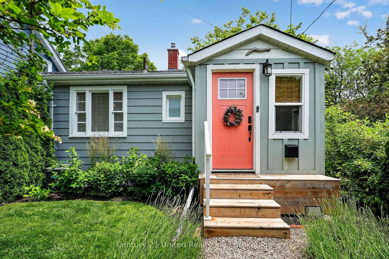 Property Photo:  182 Durham Street  ON K9A 3H6 