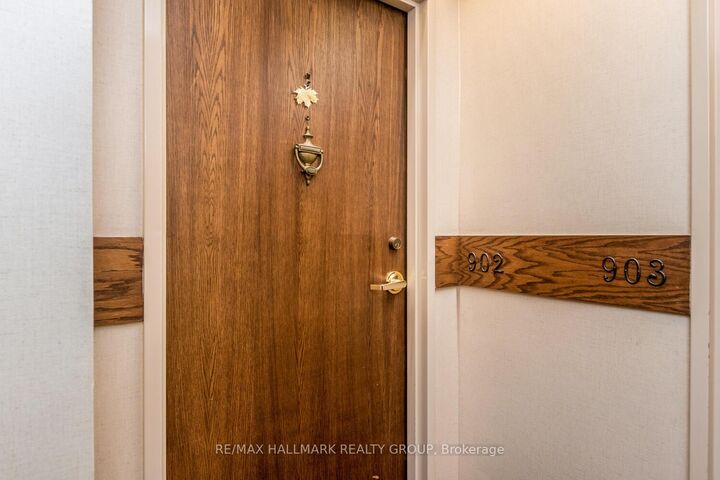 Property Photo: 470 Laurier Avenue W 902 ON K1R 7W9