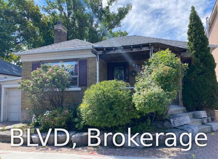 Property Photo:  617 The Queensway Avenue Main Fl  ON M8Y 1K2 