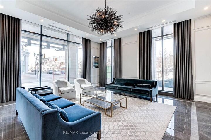 Property Photo: 2060 Lakeshore Road 605 ON L7R 0G2