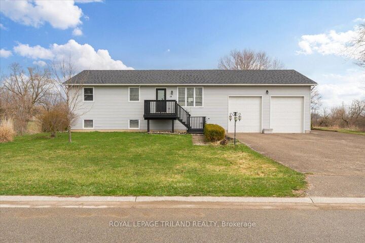 Property Photo:  14 Wellington Avenue  ON N0L 1A0 