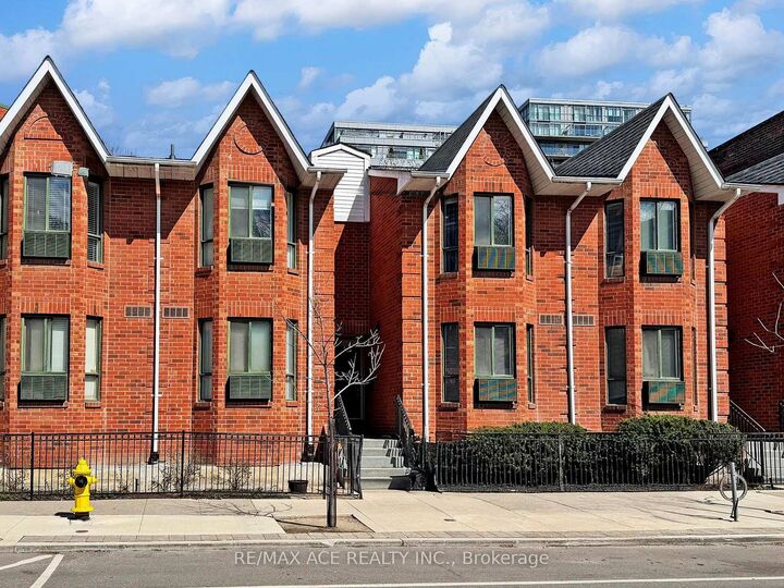 660B Wellington Street W 14 — photo 1