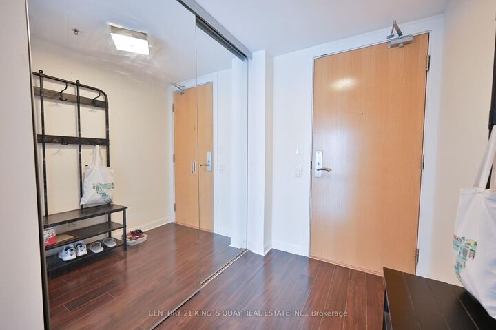 Property Photo: 375 King Street W 2908 ON M5V 1K1