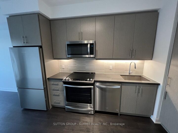 Property Photo: 85 Oneida Crescent 401 ON L4B 0H4