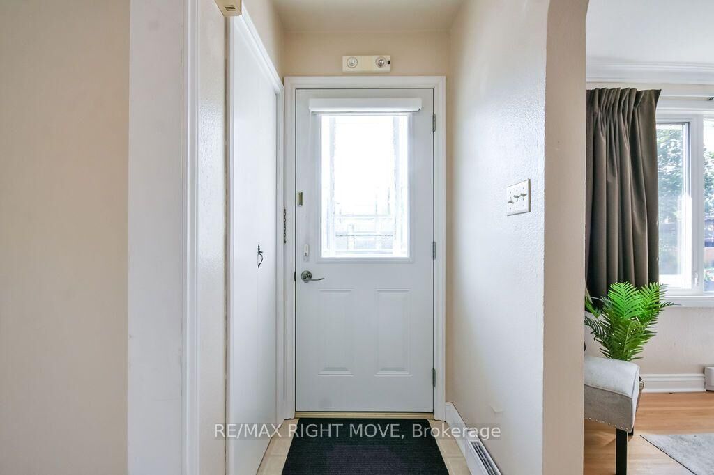 Property Photo:  94 Fittons Road E  ON L3V 2J5 