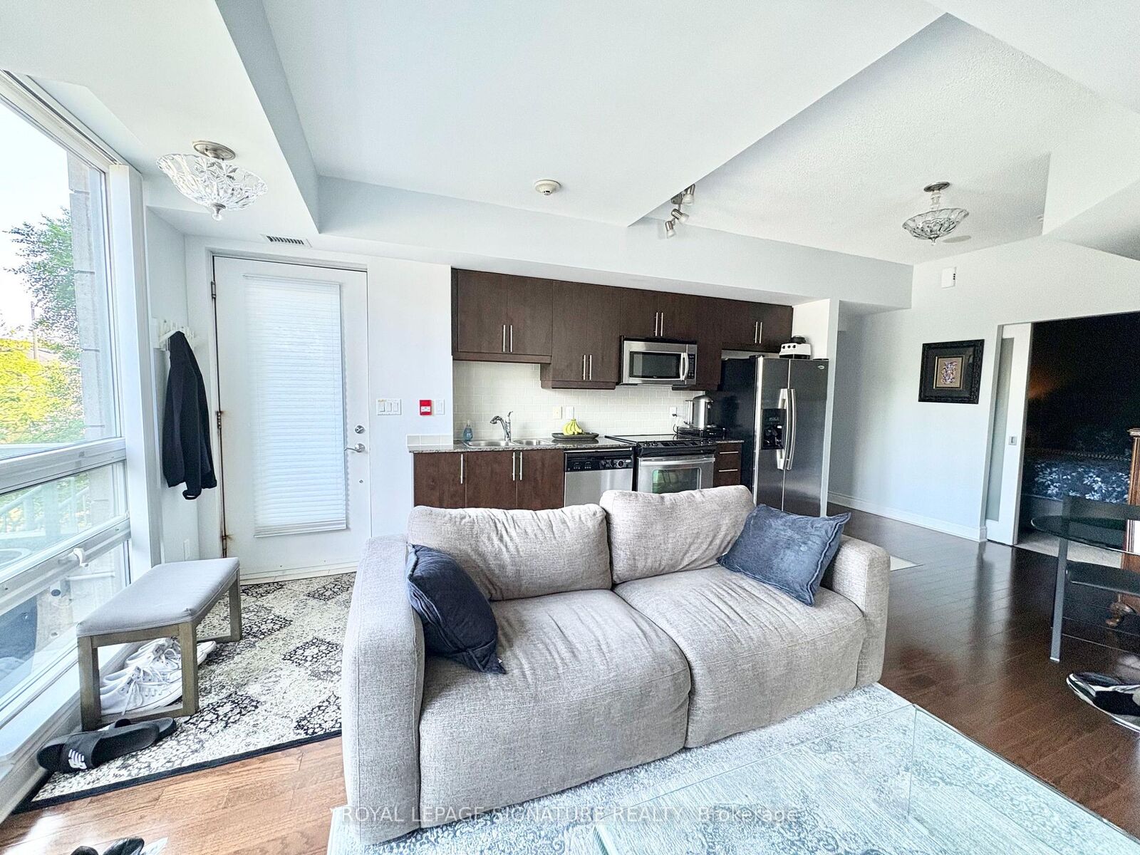 Property Photo:  31 Olive Avenue 211  ON M2N 4N4 