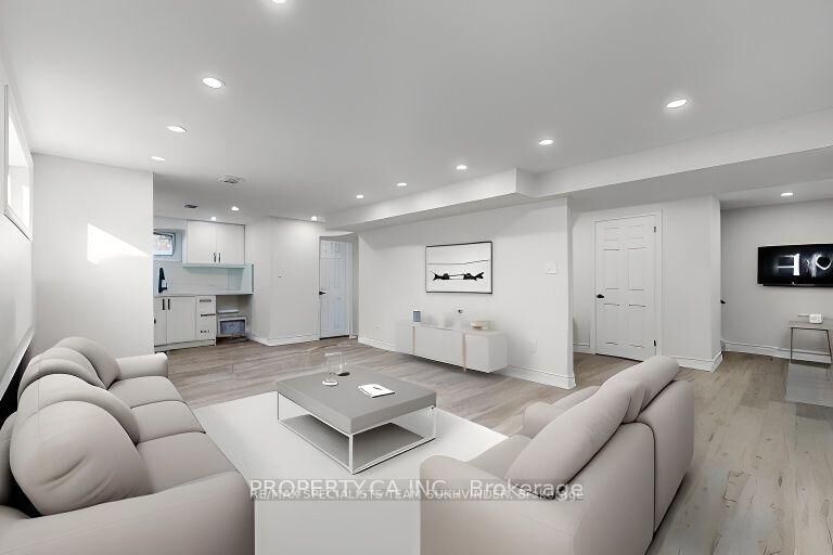 Property Photo: 80 Cynthia Road Lower ON M6N 2R1
