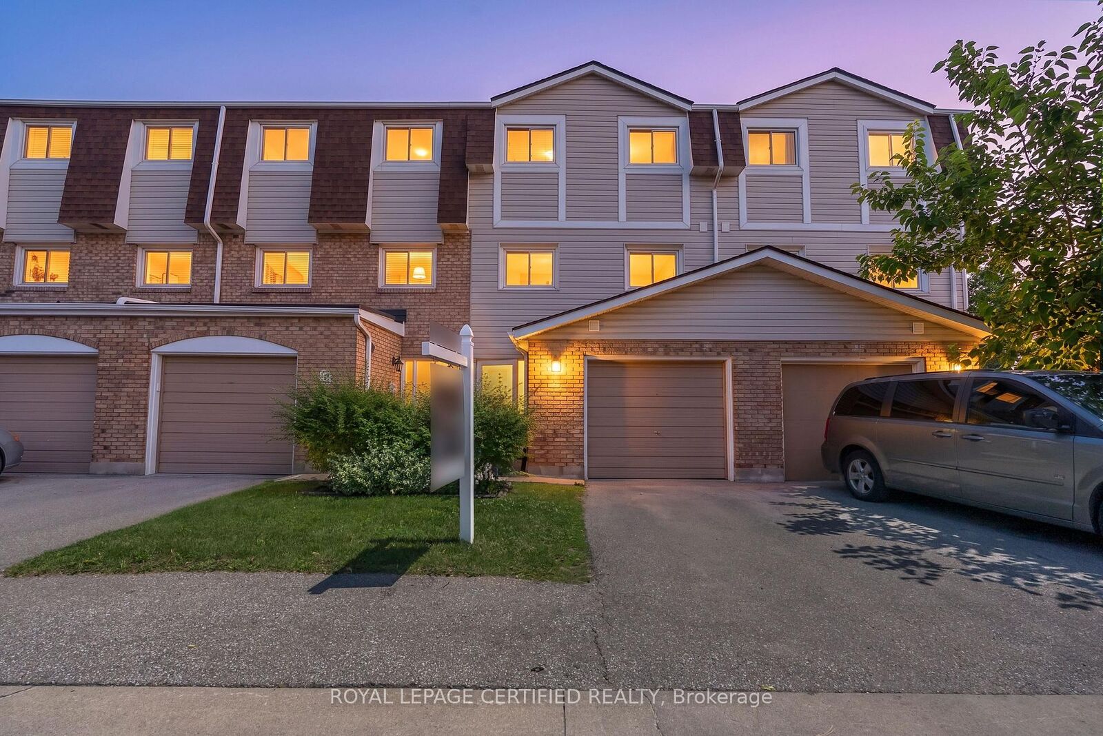 Property Photo: 11 Harrisford Street 43 ON L8K 6L7