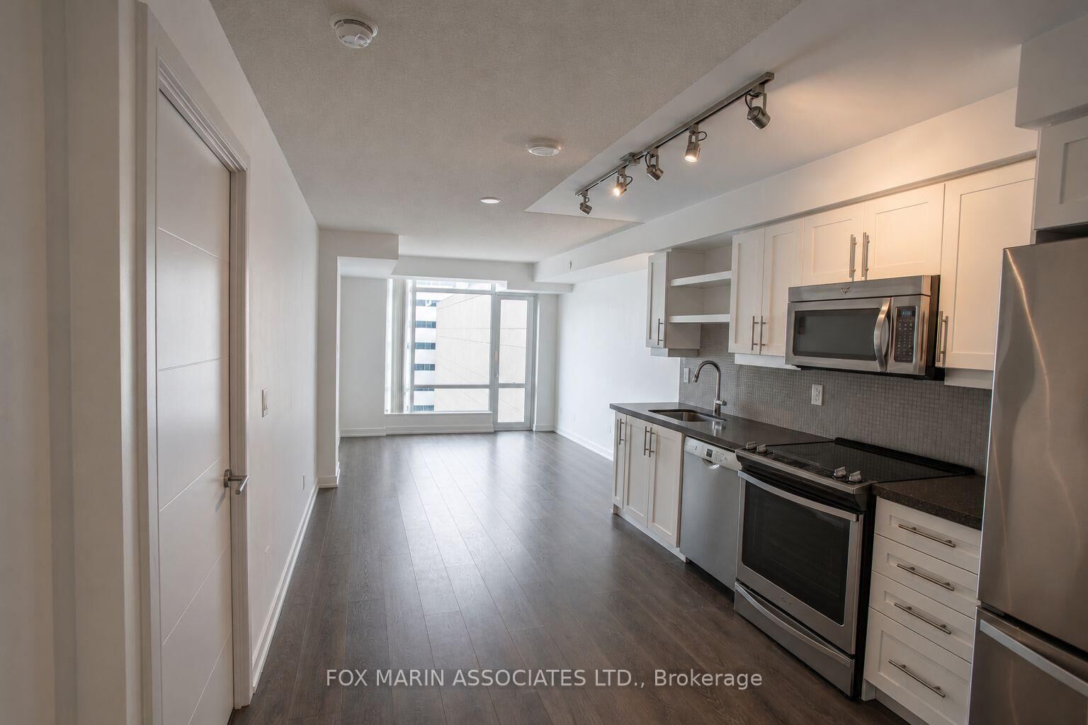 Property Photo:  525 Adelaide Street W 614  ON M5V 1T6 