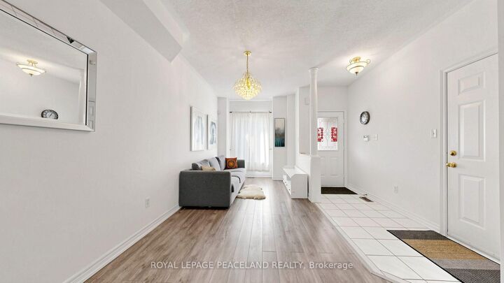 Property Photo: 246 Farmstead Road ON L4S 2J8
