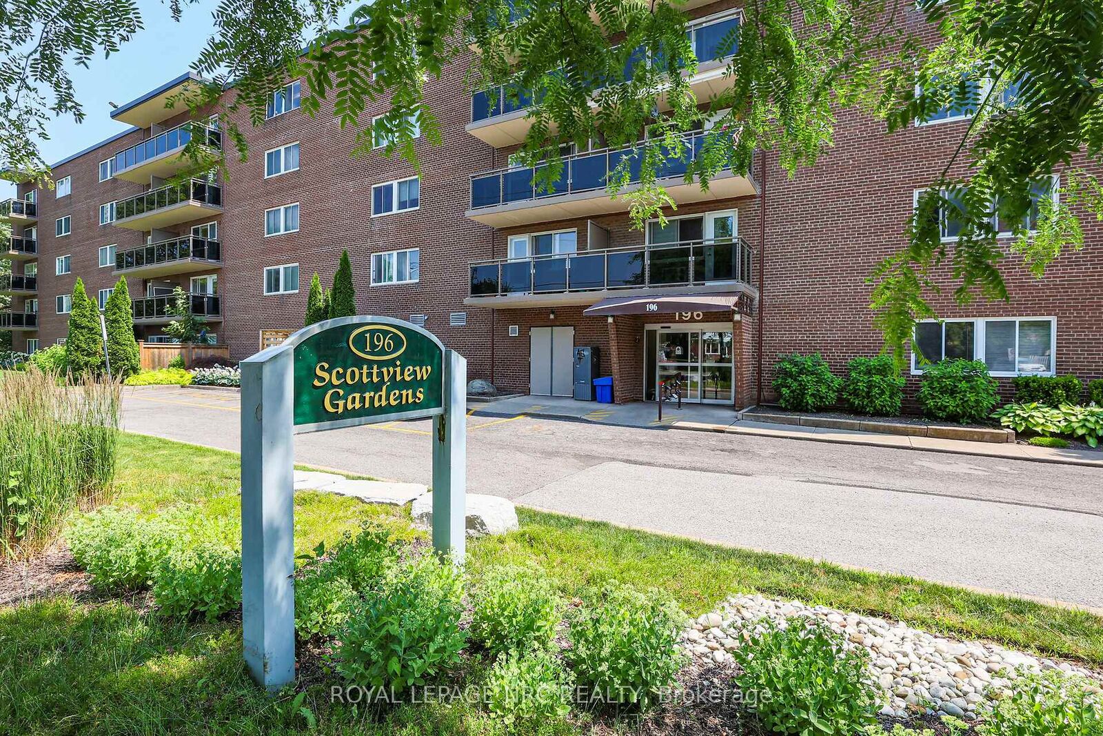 Property Photo: 196 Scott Street 208 ON L2N 5T2