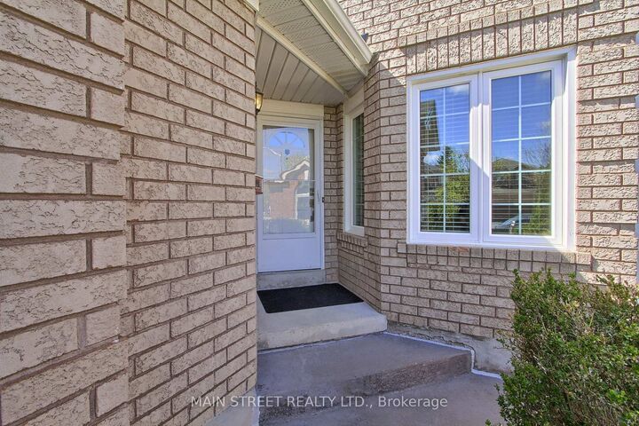 Property Photo:  130 Rush Road  ON L4G 7G4 