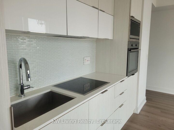 Property Photo:  318 Richmond Street W 1405  ON M5V 1X2 