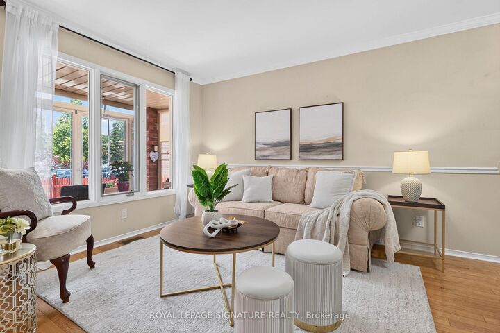 Photo de la propriété:  1642 Pepperwood Gate  ON L1X 2K1 