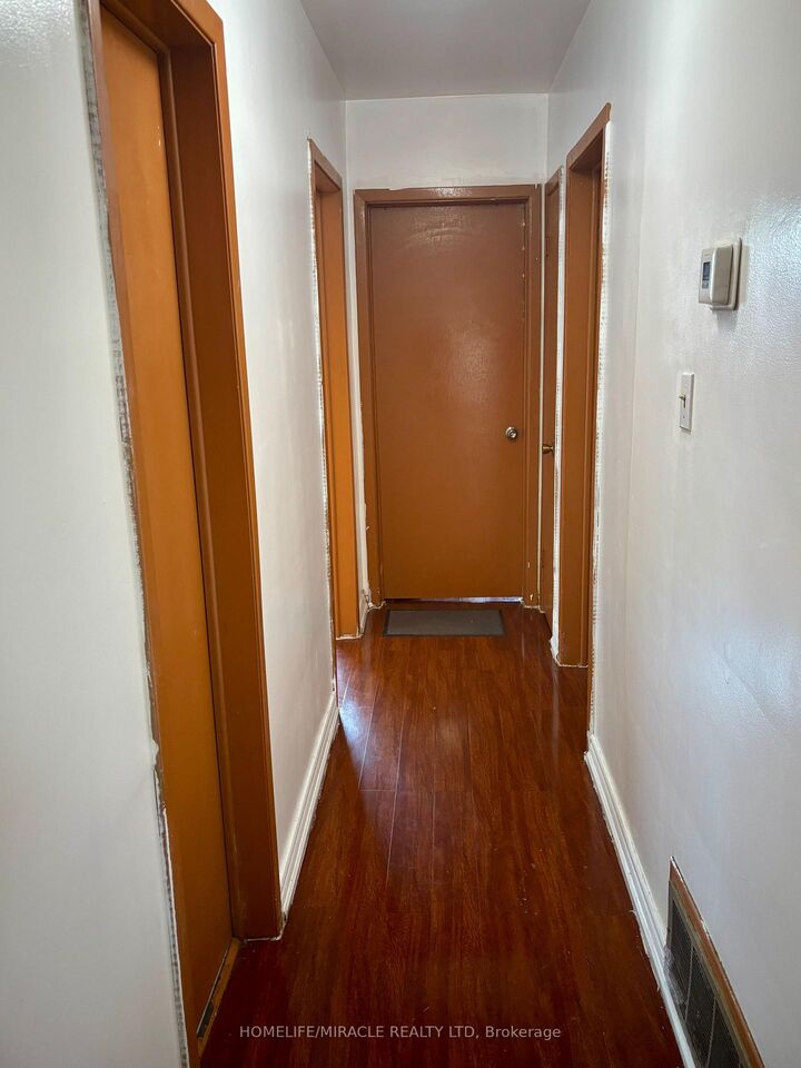 Property Photo:  7276 Shallford Road  ON L4T 2P7 